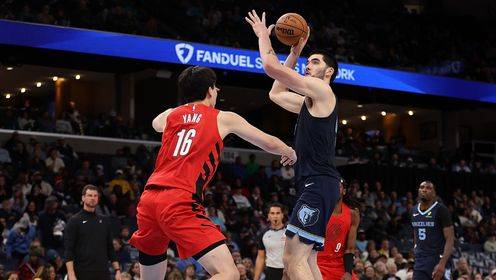 ??楊瀚森生涯首次先發(fā)新高19分鐘&4分5板2助5犯 開拓者不敵灰熊