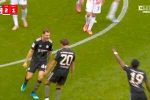 絕平？比朔夫遠射破門梅開二度，拜仁2-2追平弗賴堡