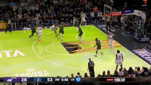 ??森林狼40分大勝爵士 華子三節(jié)37+5 蘭德爾三雙 馬爾卡寧14中4