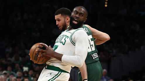 ??綠軍送雄鹿5連敗 杰倫&middot;布朗30+13 西蒙斯27分 羅林斯25+6+7