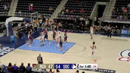 楊瀚森左手勾手命中 半場拿下17分