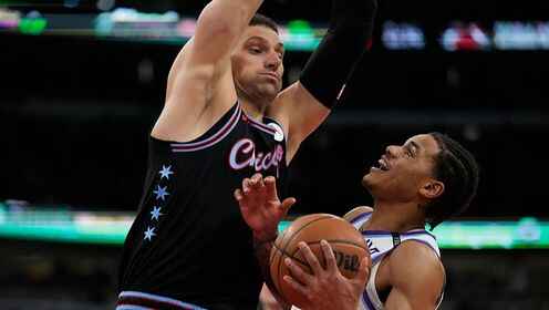 ??公牛7人上雙力克爵士！武切維奇35+7+5 森薩博43分&首節21分