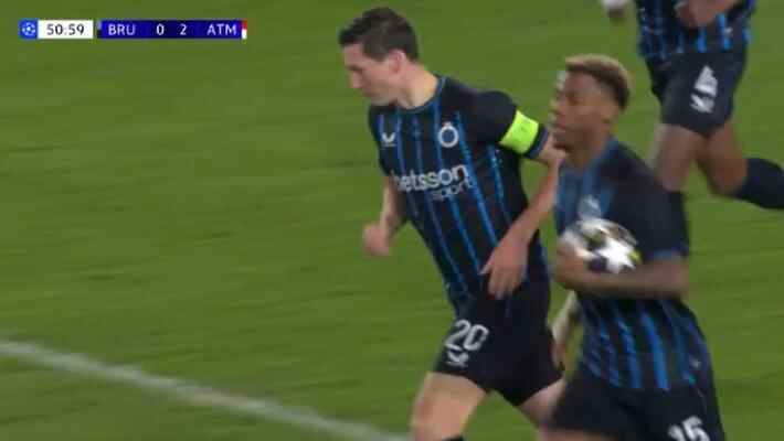 奧布拉克撲出特雷索爾迪頭球，奧涅迪卡補射扳回一球