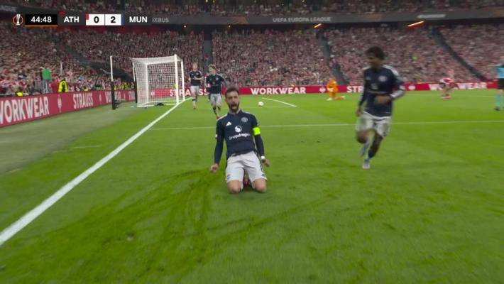  曼联3-0领先十人毕巴！乌加特脚后跟助攻B费单刀破门双响！