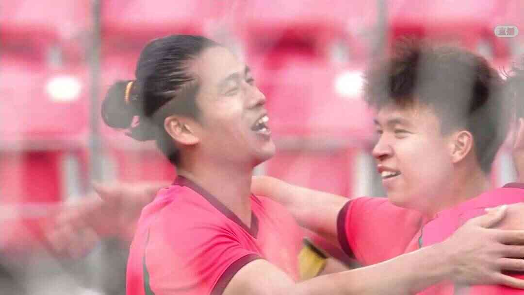 [进球-CCTV] 亚运会男足铜牌战：王钰栋破门 中国队2比1领先乌兹别克斯坦队