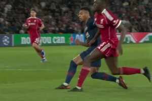  黃金機(jī)會(huì)！杜埃禁區(qū)內(nèi)近距離推射，馬馬爾達(dá)什維利神勇封出！