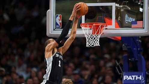 ??馬刺7人上雙送獨行俠6連??！文班29+11+6 弗拉格32+6