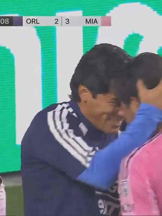 梅西助攻讓二追三！禁區內梅西橫敲塞戈維亞，后者一蹴而就！