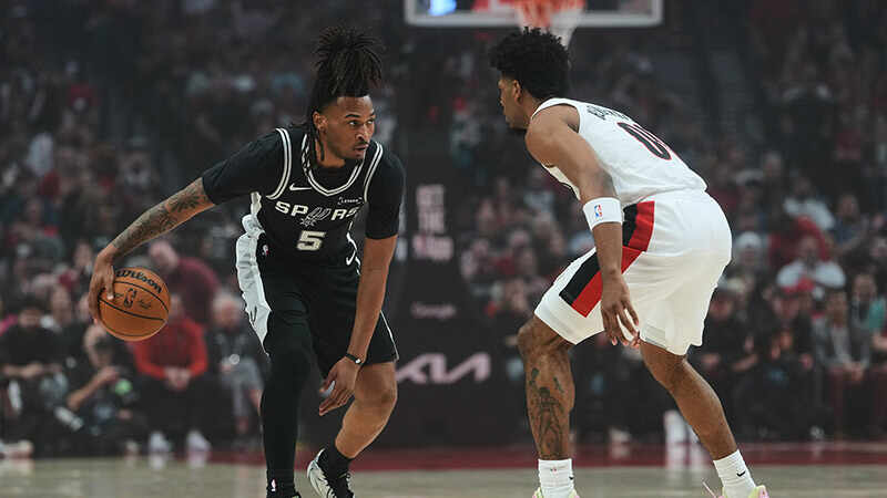 [卡斯尔个人集锦]卡斯尔18中10得33分5助集锦