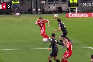 [进球视频] 拜仁4-0门兴锁定胜局！卡尔右路横传门前杰克逊抢点破门！