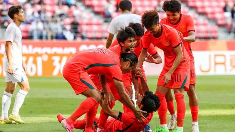 [全场集锦-CCTV] 男足铜牌赛：中国2-2乌兹别克斯坦