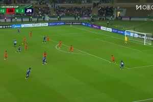 U23國足0-3落后！劉浩帆手球送點，佐藤龍之介點射破門