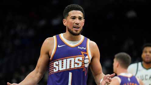 球隊領袖！布克21中10砍27分5板7助 三分7中4&第二節單節13分