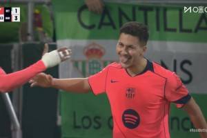  攻入巴薩生涯首球！巴德吉禁區(qū)內(nèi)爆射近角破門！巴薩3-1貝蒂斯！