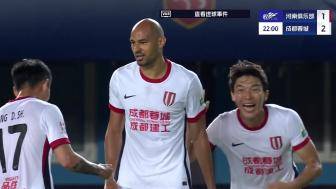韦世豪助攻费利佩凌空破门，蓉城2-1领先河南