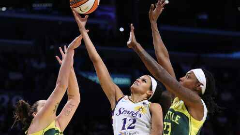  WNBA常规赛 西雅图风暴 82 - 64 洛杉矶火花