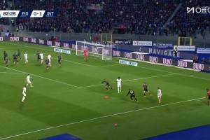 太强了！劳塔罗梅开二度，，，，，，国米2-0领先比萨