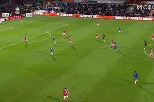  切爾西客場丟球！雷克瑟姆后場長傳，史密斯單刀推射破門！