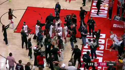 天外飛仙?KD中投偏出！阿門飛身補籃絕殺熱火！