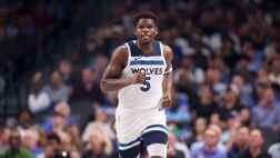 遲到不影響狀態(tài)！華子替補(bǔ)復(fù)出22分鐘13中7砍17分4助 正負(fù)值+29