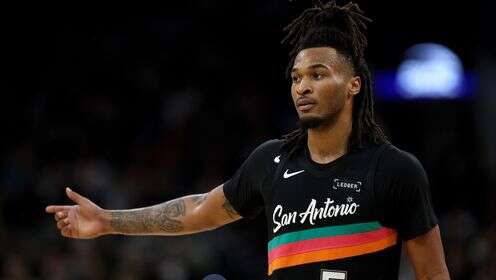 外線有譜！卡斯?fàn)?2中7高效貢獻(xiàn)24分 三分6中4