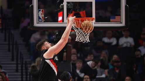 克林根砍20分19板3助2帽大號兩雙 8前場板&+19正負值全場最高！