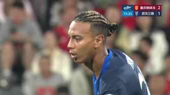 三鎮扳回一球！紹爾開出角球，卡迪斯高高躍起頭球破門
