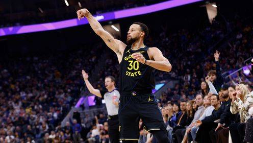  穩(wěn)定發(fā)揮！庫(kù)里19中9拿到28分10板6助 三項(xiàng)數(shù)據(jù)領(lǐng)跑全隊(duì)