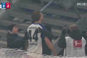  邁克布倫西斯扣過斯坦尼西奇傳中！武什科維奇頭球破門扳平！