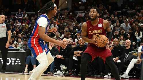 米切爾vs活塞空砍30+6集錦