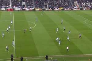 [射门打偏] 错失良机！马尔穆什断球送直塞，赖因德斯插上打门偏出！