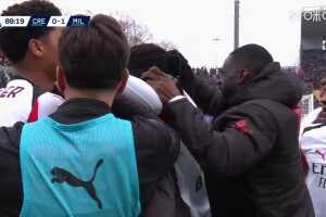 終于進了！第90分鐘魔笛角球配合傳中，帕夫洛維奇頭球破門