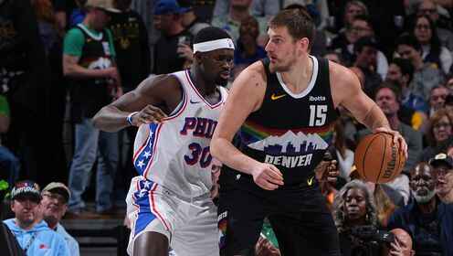 ??掘金大勝76人 約基奇三節8+7+14 布勞恩27分鐘22分 VJ12中3