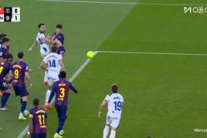 巴萨开场44秒落后阿拉维斯！卡萨多乌龙助攻，伊巴涅斯破门