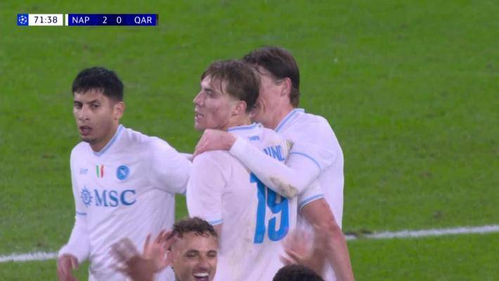 再下一城！麥克托米奈轉身打門，擊中揚科維奇折射入網