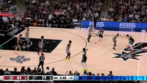 哈珀快攻頭鐵上籃 楊瀚森鎮(zhèn)守籃下又帽掉了