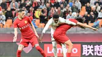 中超-隊史中超首勝！銅梁龍1-0送鐵人兩連敗 肯帕努造直紅+任意球破門