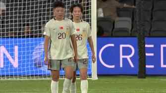 中國(guó)女足2-0領(lǐng)先！禁區(qū)混戰(zhàn)連射不進(jìn)，張睿中路一腳遠(yuǎn)射破門！
