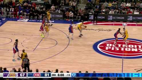 詹姆斯拿到12分9板10助準三雙 出現4失誤 正負值-8最低