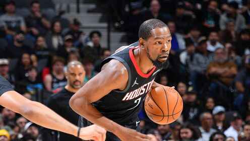 被包夾得很難受！杜蘭特12中7拿下23分5板4助2帽