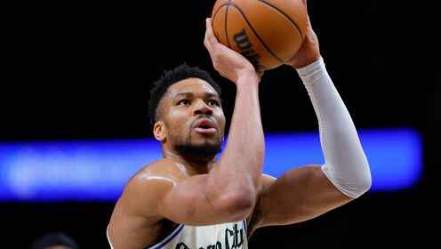 大號兩雙！字母哥12中7全場貢獻21分17板6助