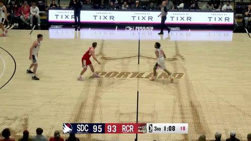 楊瀚森低位強打拋投打進，隨后防守護框帽掉對手！