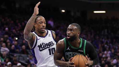 沖擊力很強(qiáng)！布朗25中11砍全場(chǎng)最高29分 下半場(chǎng)19分帶隊(duì)取勝