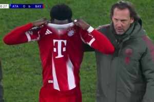  掩面落淚！阿方索替補上場受傷無法堅持，比朔夫替補登場！