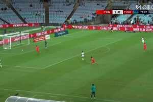 積極性拉滿！韋世豪快速飛奔 逼搶門將致對手失誤