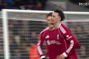  個人能力！瓊斯內切遠射破門！利物浦3-0領先狼隊！