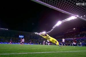  惊险！国米禁区内连续解围失误，何塞普-马丁内斯神扑拒绝绝杀！