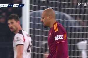  錯失良機！馬倫禁區內接球近距離打門偏出！