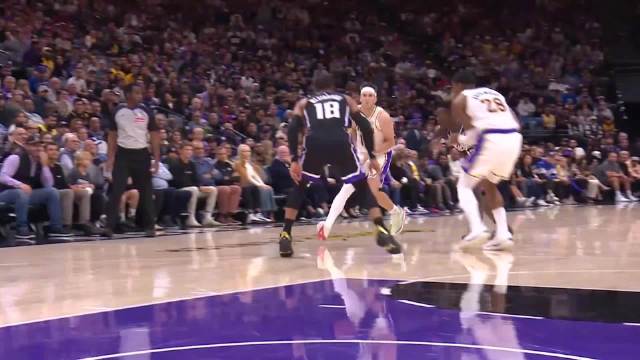 ??里夫斯生涯新高51分！湖人力克國王 艾頓22+15 威少18+6+6