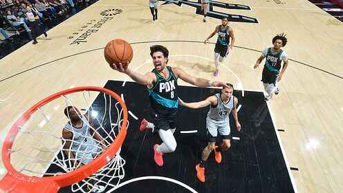 ??楊瀚森2+2+1+2帽 開拓者勝馬刺近5戰(zhàn)4勝！阿夫迪亞29+11+10